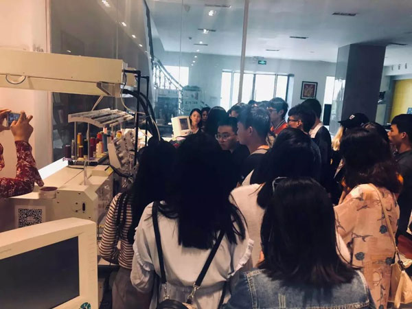 參觀富怡設(shè)備 參觀富怡設(shè)備