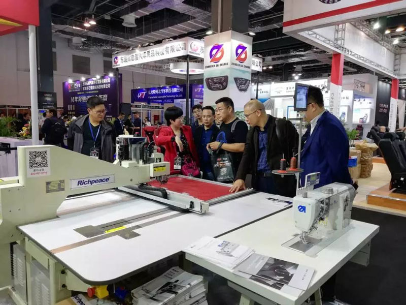 RA車展現(xiàn)場 RA車展現(xiàn)場3.jpg