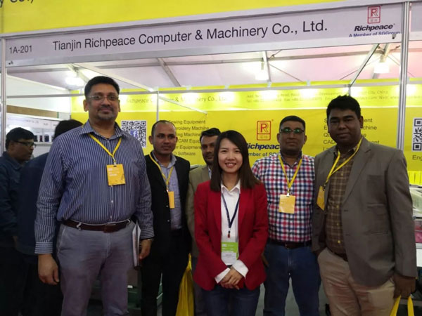 國際紡織及制衣機(jī)械現(xiàn)場合影 國際紡織及制衣機(jī)械現(xiàn)場全影