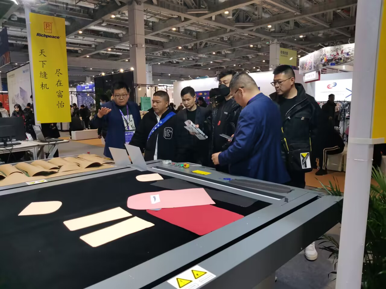 7916ad315389c7562ded0dbe196e8c50 7916ad315389c7562ded0dbe196e8c50