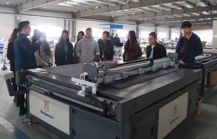 中原工學(xué)院同學(xué)來到富怡集團(tuán)實(shí)習(xí)培訓(xùn) 中原工學(xué)院同學(xué)來到富怡集團(tuán)實(shí)習(xí)培訓(xùn)